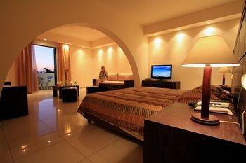 Naxos Imperial Hotel Naxos Island ภายนอก รูปภาพ